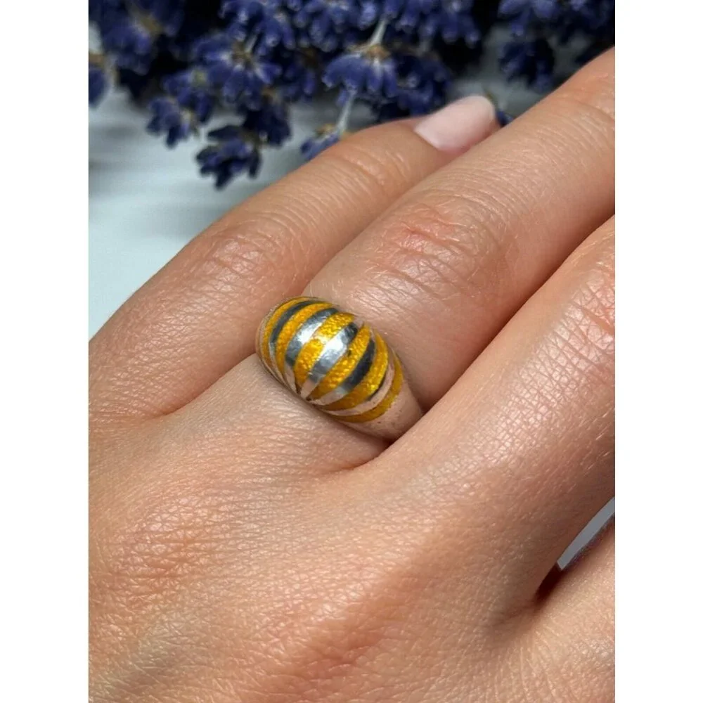 925 STERLING SILVER ENAMEL RING SIZE 6
